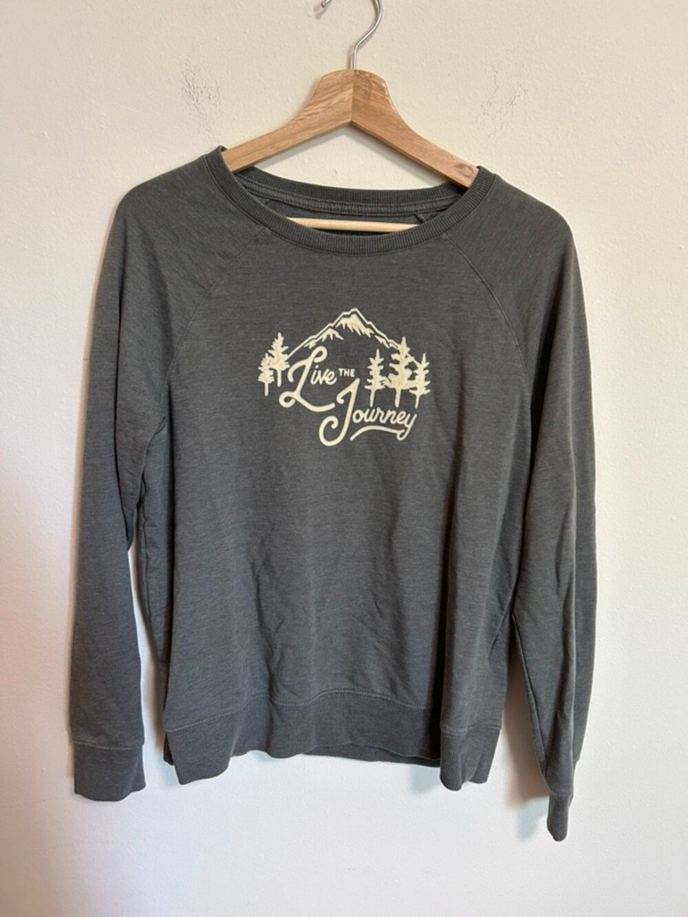 "Love the Journey" Columbia Lightweight Gray Crewneck Sweatshirt Lounge Sz M EUC